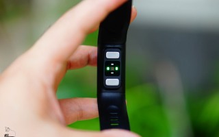 y6智能手表手机上下什么软件 吴宣仪的穿衣问题就是：太有钱了